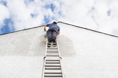 Peinture extérieure à Carlencas-et-Levas — façades et ravalement